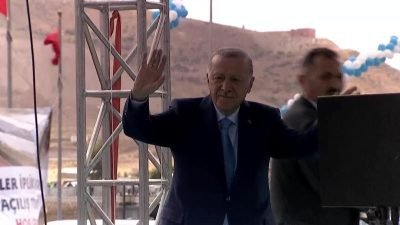 Cumhurbaşkanı Recep Tayyip Erdoğan, Bitlis’te; “Gazi Meclis’in adabına yakışmayacak şekilde