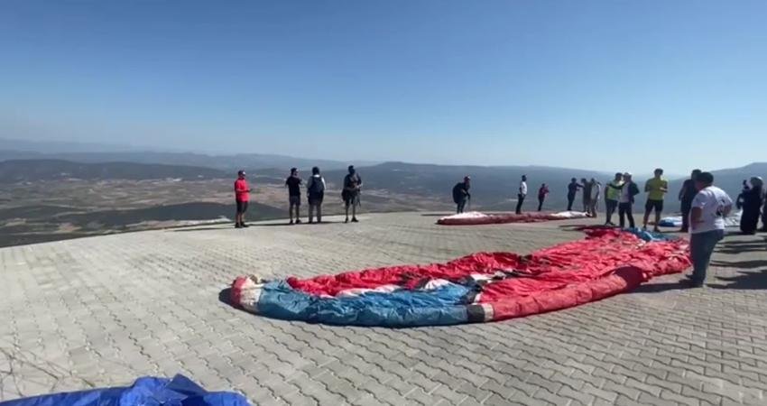 Cumhuriyetin 100. yılına özel “Take Of Bilecik” yamaç paraşütü etkinliğinde,
