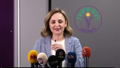 DEM Parti Sözcüsü Ayşegül Doğan, partinin MYK toplantısı sürerken basın