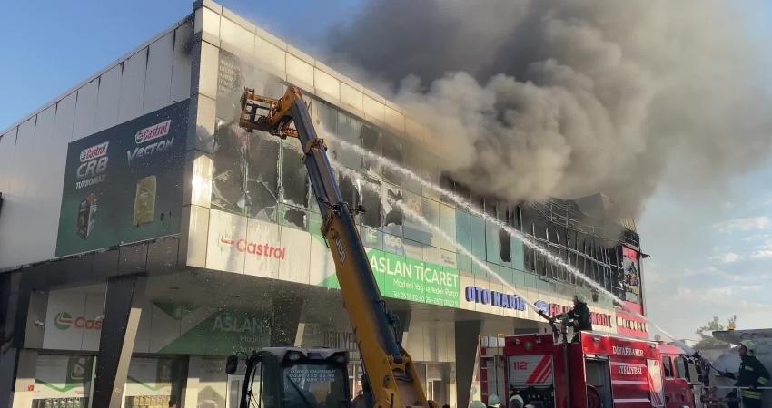 Diyarbakır’da 2. Sanayi Sitesi’nde çıkan ve saatler süren müdahalenin ardından