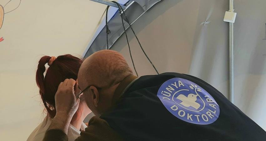 Dünya Doktorları Derneği: “Gazze’deki saldırılarda yaklaşık 300 insani yardım çalışanı hayatını kaybetti” Dünya Doktorları Derneği (DDD), Gazze’deki İsrail saldırılarının sağlık sistemindeki tahribatının