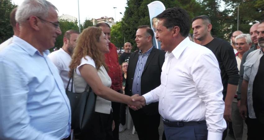 Esenkent ve Âşık Veysel Mahalleleri Kentsel Dönüşüm Bilgilendirme Toplantısı’nda konuşan