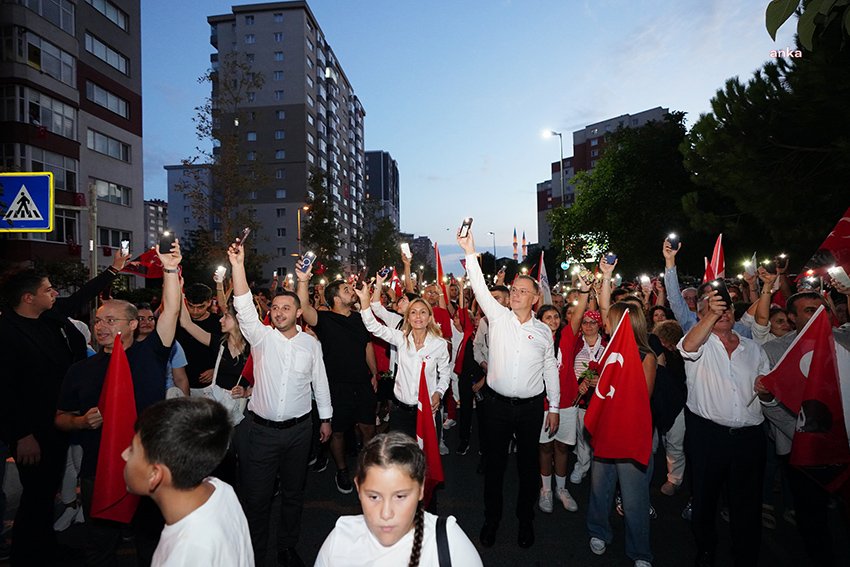 beylikduzunde-buyuk-zaferin-102nci-yili-zeynep-bastik-konseri-ile-kutlandi