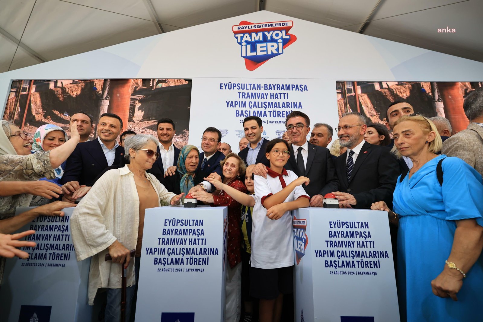 eyupsultan-bayrampasa-tramvay-hattinin-yapimina-ozkaynak-kullanimiyla-baslandi-imamoglu-sen-onaylamiyor-musun-biz-de-basliyoruz-kiminle-milletin-parasiyla