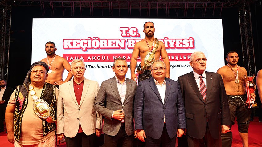 taha-akgul-karakucak-gureslerinin-baspehlivani-feyzullah-akturk-oldu