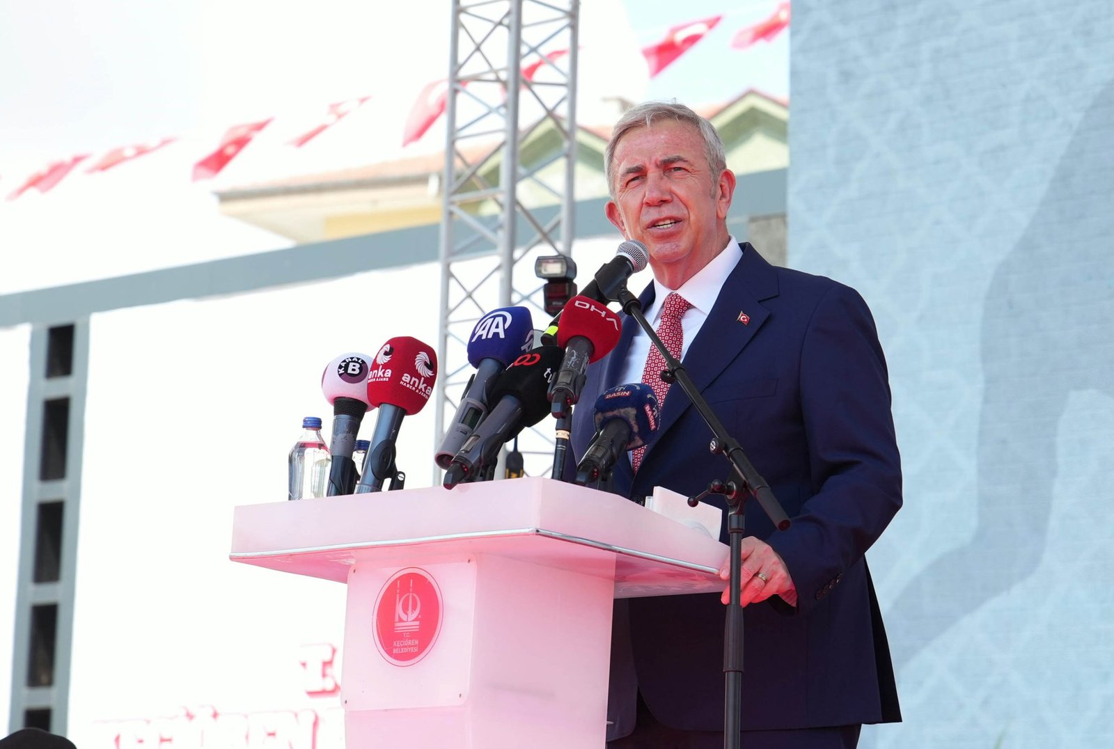 mansur-yavas-1-geleneksel-taha-akgul-karakucak-gureslerinin-acilisina-katildi