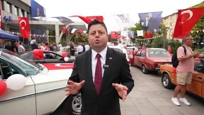 Kadıköy’de 30 Ağustos Zafer Bayramı coşkuyla kutlanıyor. Kutlamalar kapsamında düzenlenen