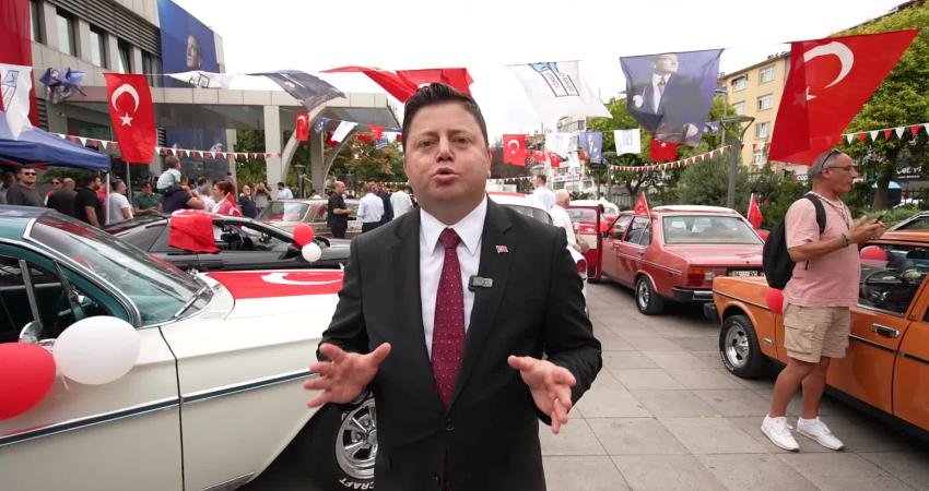 Kadıköy’de 30 Ağustos Zafer Bayramı coşkuyla kutlanıyor. Kutlamalar kapsamında düzenlenen