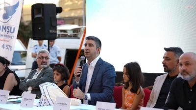 Kartal Belediyesi’nin 'Mahallemi Dinliyorum' buluşması, Soğanlık Orta Mahalle’de düzenlendi. Toplantıya