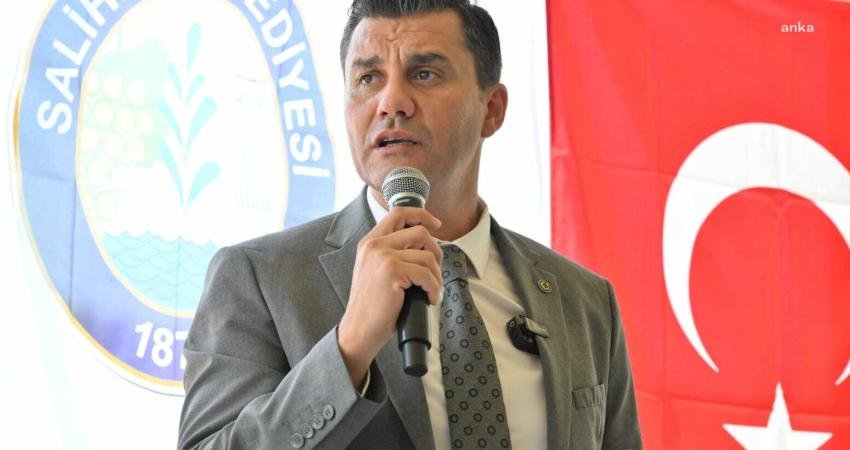 Manisa Büyükşehir Belediye Başkanı Zeyrek: “Üreticiye 40 milyon TL’lik destek sağlayacağız” Manisa Büyükşehir Belediye Başkanı Ferdi Zeyrek, Salihli ilçesinde görev yapan