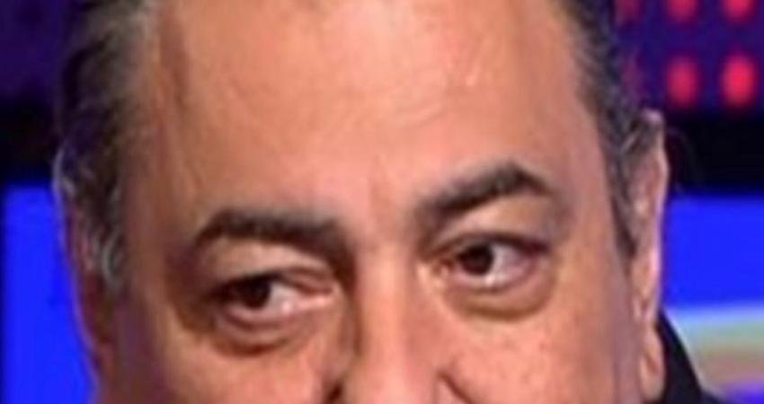 Evindeki merdivenlerden düşen gazeteci Reha Muhtar, hastanede tedavi altına alınarak