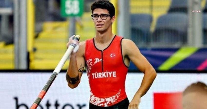 2024 Paris Yaz Olimpiyatları'nda Türkiye’den milli atlet Ersu Şaşma erkekler sırıkla atlama elemelerinde