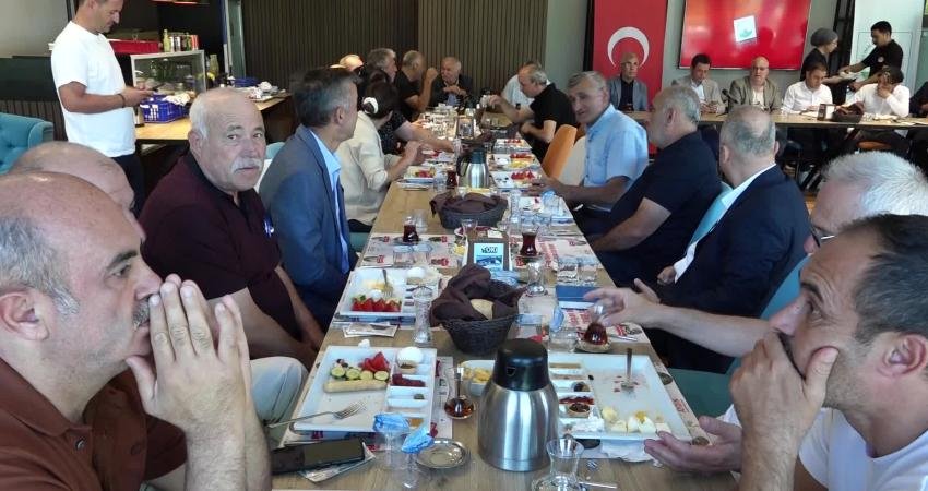 Osmangazi Belediye Başkanı Erkan Aydın, mahallelerdeki sorunları ve ihtiyaçları en