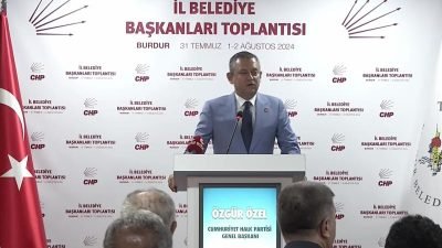 CHP Genel Başkanı Özgür Özel, iktidarın CHP’li belediyelerin SGK borçları