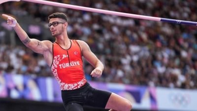 Paris 2024 Olimpiyatları'nda Ersu Şaşma sırıkla atlamada 5'inci oldu.