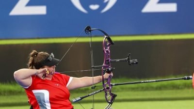 Paris 2024 Paralimpik Oyunları kadınlar makaralı yay branşında Öznur Cüre