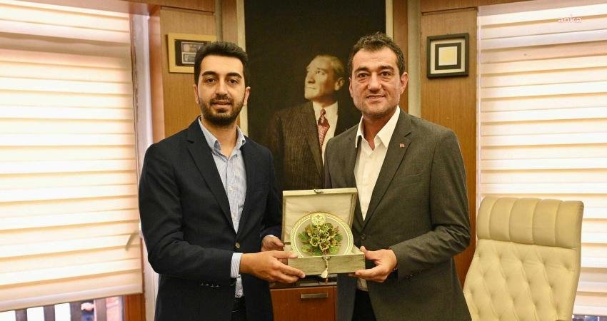 Giresun Belediye Başkanı Fuat Köse, Tuzla Belediye Başkanı Eren Ali