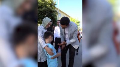 Tuzla Belediye Başkanı Eren Ali Bingöl, Mescit Mahallesi’ndeki pazar yerini