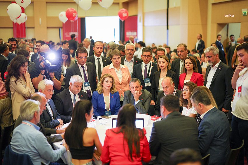 chp-lideri-ozel-parti-programindaki-degisikliklere-yonelik-tartismalarin-yurutuldugu-masa-toplantilarina-katildi