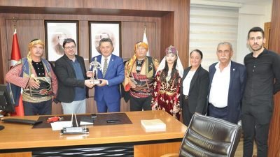 Ankara Kulübü Derneği Genel Başkanı Dr. Metin Özaslan ile beraberindeki