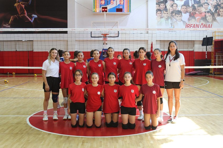 bayraklida-9-eylul-voleybol-turnuvasi