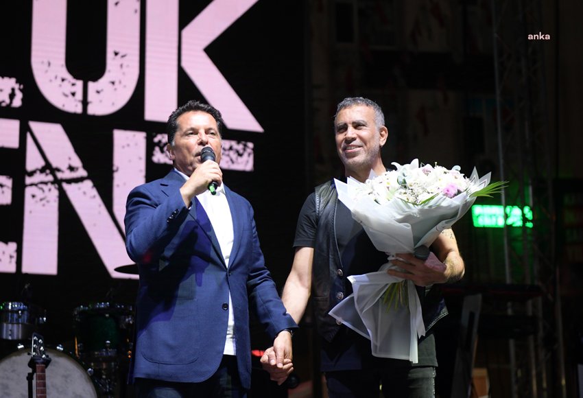 Esenyurt Belediyesi’nin İl Dernekler Birliği’yle düzenlediği Kardeş Kültürler Festivali coşkulu
