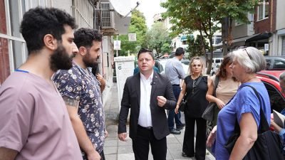 Kadıköy Fenerbahçe Mahallesi’nde vatandaşlar tarafından sokakta beslenen 18 kedi ve