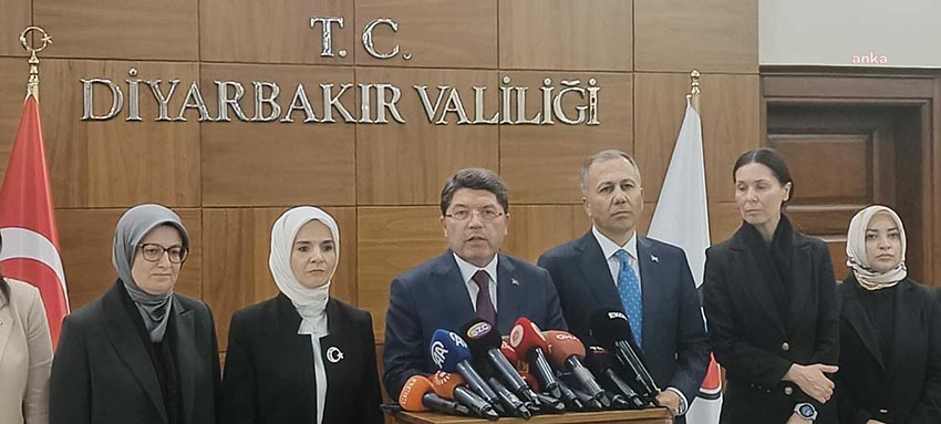 uc-bakan-narinin-kabrini-ziyaret-etti-bakan-tunc-bakanlar-narinin-kabrini-ziyaret-etti-bakan-tunc-22-supheli-halen-gozaltinda-olup-yarin-cumhuriyet-bassavciliginda-hazir-edil