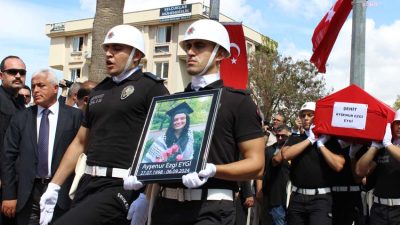 İşgal altındaki Batı Şeria'da, barışçıl bir gösteri sırasında İsrail askerleri