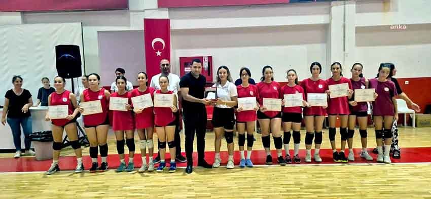 bayraklida-9-eylul-voleybol-turnuvasi