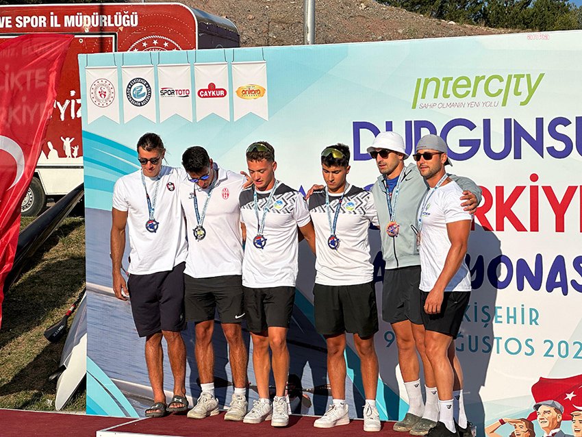 Tuzla ilçesindeki Balance Tuzla Spor Kulübü sporcuları Emre Karahan ve