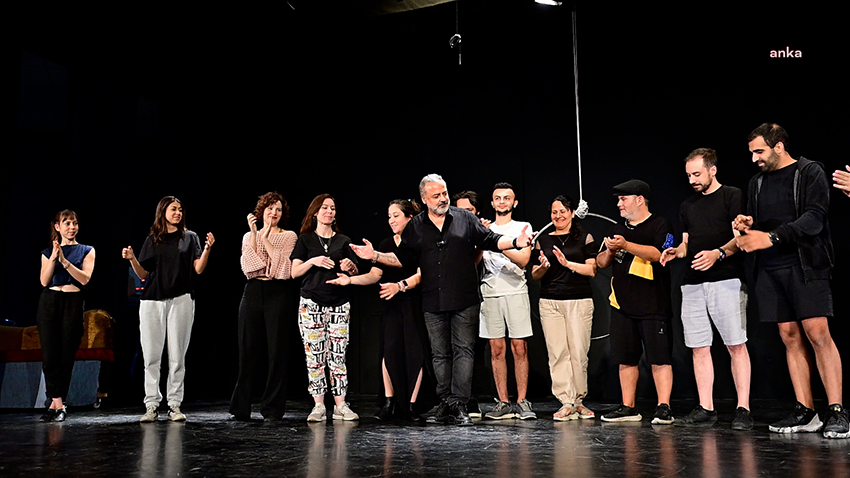 manisa-buyuksehir-belediyesi-sehir-tiyatrosu-perdelerini-shakespearein-bir-yaz-gecesi-ruyasi-ile-acacak