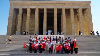 Şehitkamil Belediyesi, Gaziantep’te okuyan üniversiteli gençlerin Türkiye’nin tarihi mirasını yerinde
