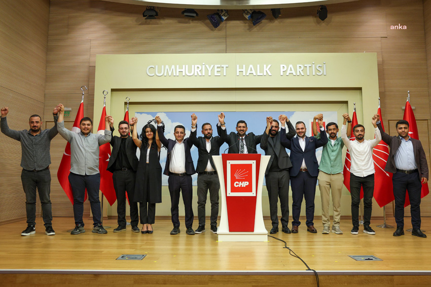 deniz-bozkurt-chp-genclik-kollari-genel-baskanligina-aday-oldugunu-acikladi-biz-bu-yola-bu-memleketi-chpli-bir-cumhurbaskani-yonetsin-diye-cikiyoruz
