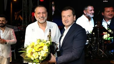 Silivri Belediyesi’nin düzenlediği Gazitepe Mahallesi’ndeki ilk Ayçiçek Hasat Şenliği yapıldı.