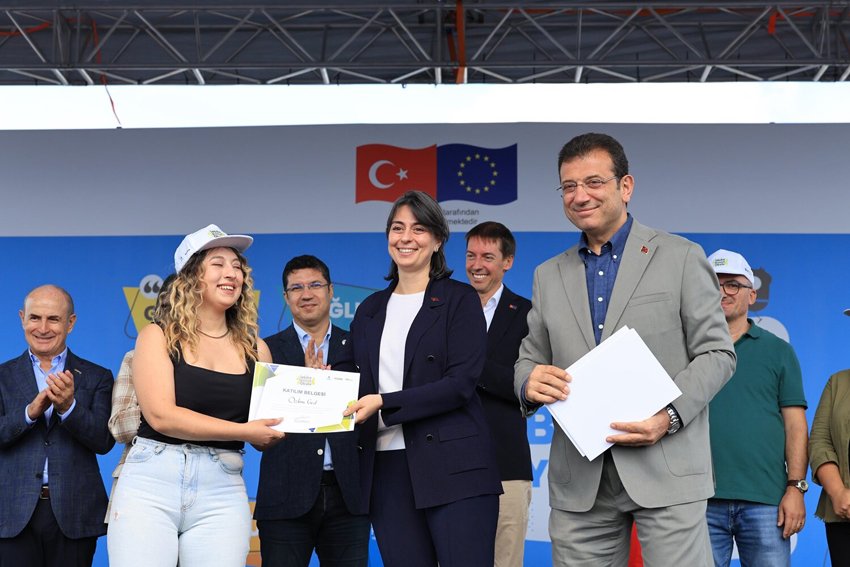 ibb-baskani-imamoglundan-ilce-belediye-baskanlarina-recete-vatandasa-sorun-onlar-size-dogru-yolu-gosterir