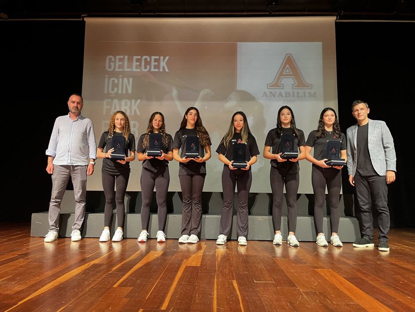 milli-takima-sporcular-yetistiren-anabilim-spor-kulubu-odul-toreni-ile-yeni-sezona-basladi