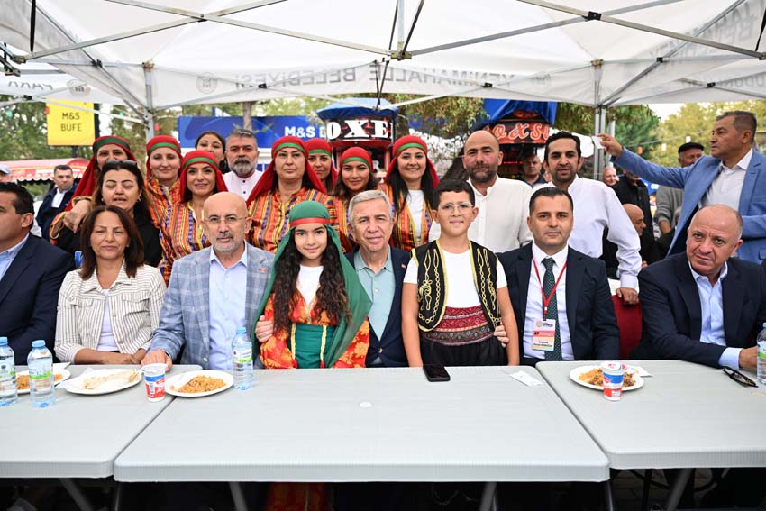 mansur-yavas-divrigi-geleneksel-pilav-ve-kultur-senligine-katild