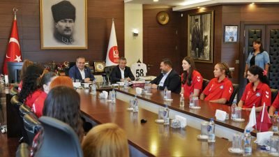 Keçiören Belediyesi ile Vodafone Sultanlar Ligi ekiplerinden Sigorta Shop arasında