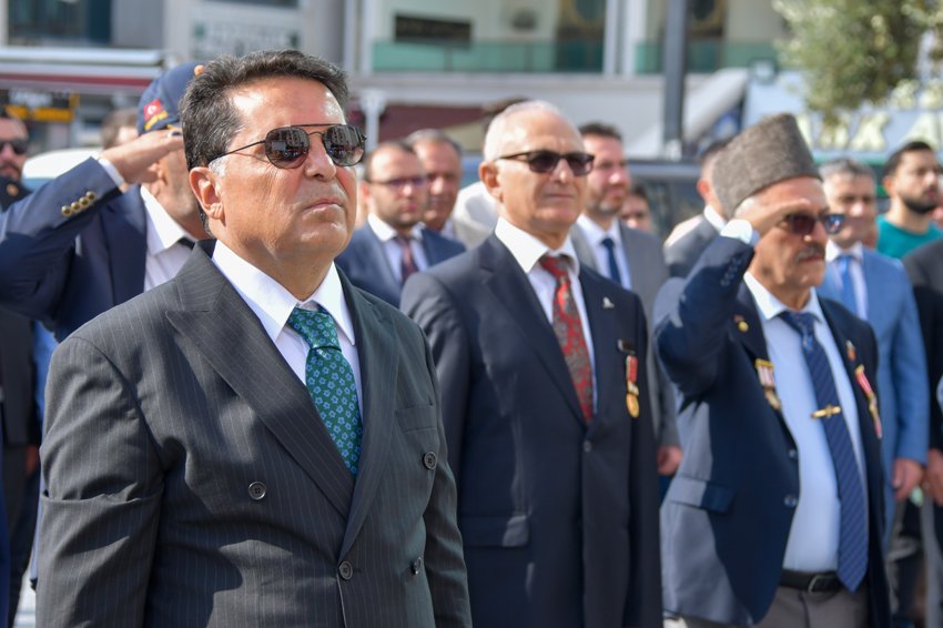esenyurtta-gaziler-gunu-anmasinda-duygu-dolu-anlar