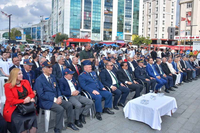 esenyurtta-gaziler-gunu-anmasinda-duygu-dolu-anlar