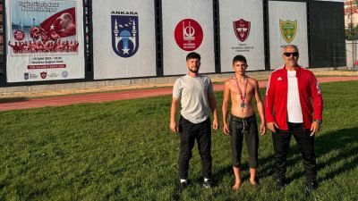 Kahramankazan Belediyespor’un genç ve yetenekli güreşçisi Ümit Nusret Terzi, geleneksel