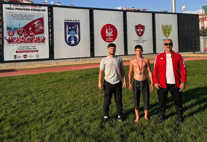 Kahramankazan Belediyespor’un genç ve yetenekli güreşçisi Ümit Nusret Terzi, geleneksel