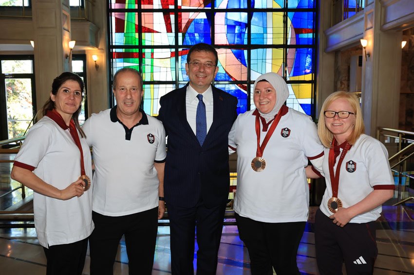 ibb-baskani-imamoglu-ibb-spor-kulubunun-sampiyonlarini-agirladi