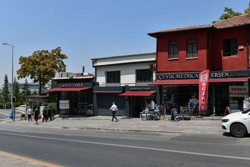 ulus-tarihi-kent-merkezinde-anafartalar-caddesi-sokak-sagliklastirma-ve-kentsel-tasarim-projesi-devam-ediyor