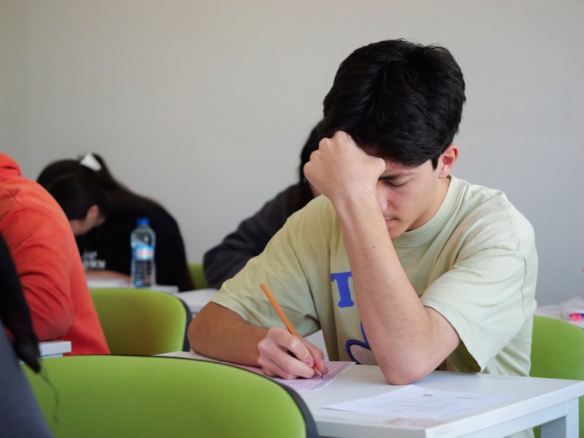 etimesgut-belediyesinin-ucretsiz-yks-kursu-ile-genclere-destek