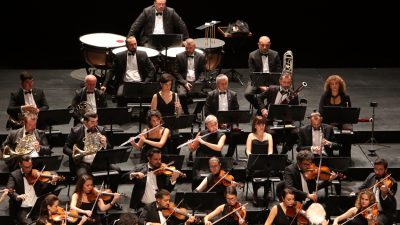 Eskişehir Büyükşehir Belediyesi Senfoni Orkestrasının, orkestra şefi Ender Sakpınar yönetiminde