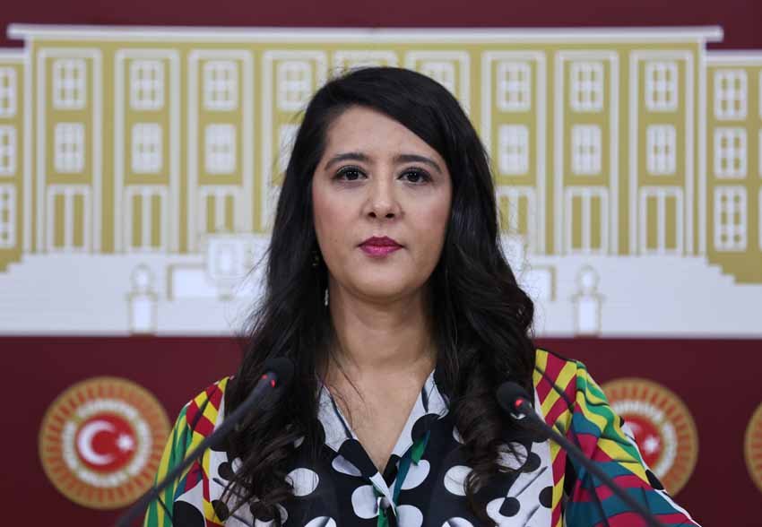 Emek Partisi (EMEP) Gaziantep Milletvekili Sevda Karaca, Gaziantep’te bir markette
