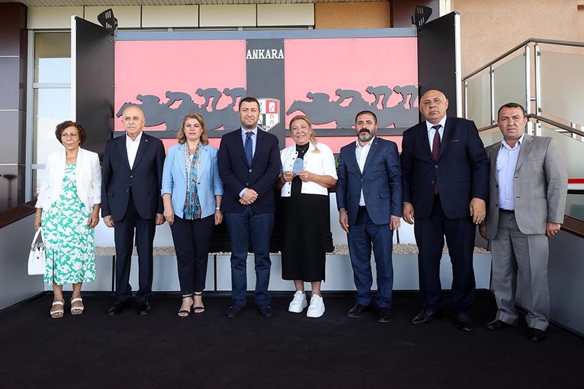 baskanlik-kosusunda-zafer-storm-bloodun