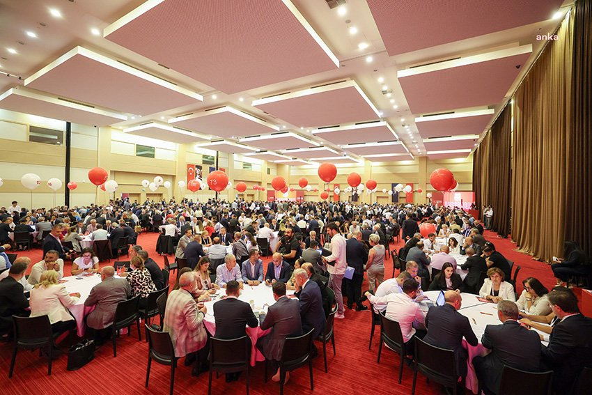 chp-lideri-ozel-parti-programindaki-degisikliklere-yonelik-tartismalarin-yurutuldugu-masa-toplantilarina-katildi